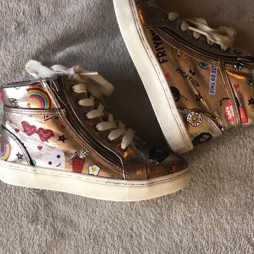 ❣️OPEN OFFERS❣️ Madden Girl Sneakers ✨
